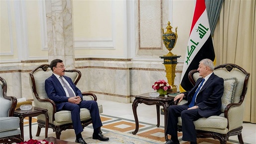 The President of the Republic receives the Governor of the Central Bank and they discuss the economic situation in the country